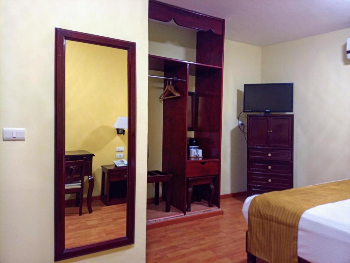 Hotel Madan Cardenas ภายนอก รูปภาพ