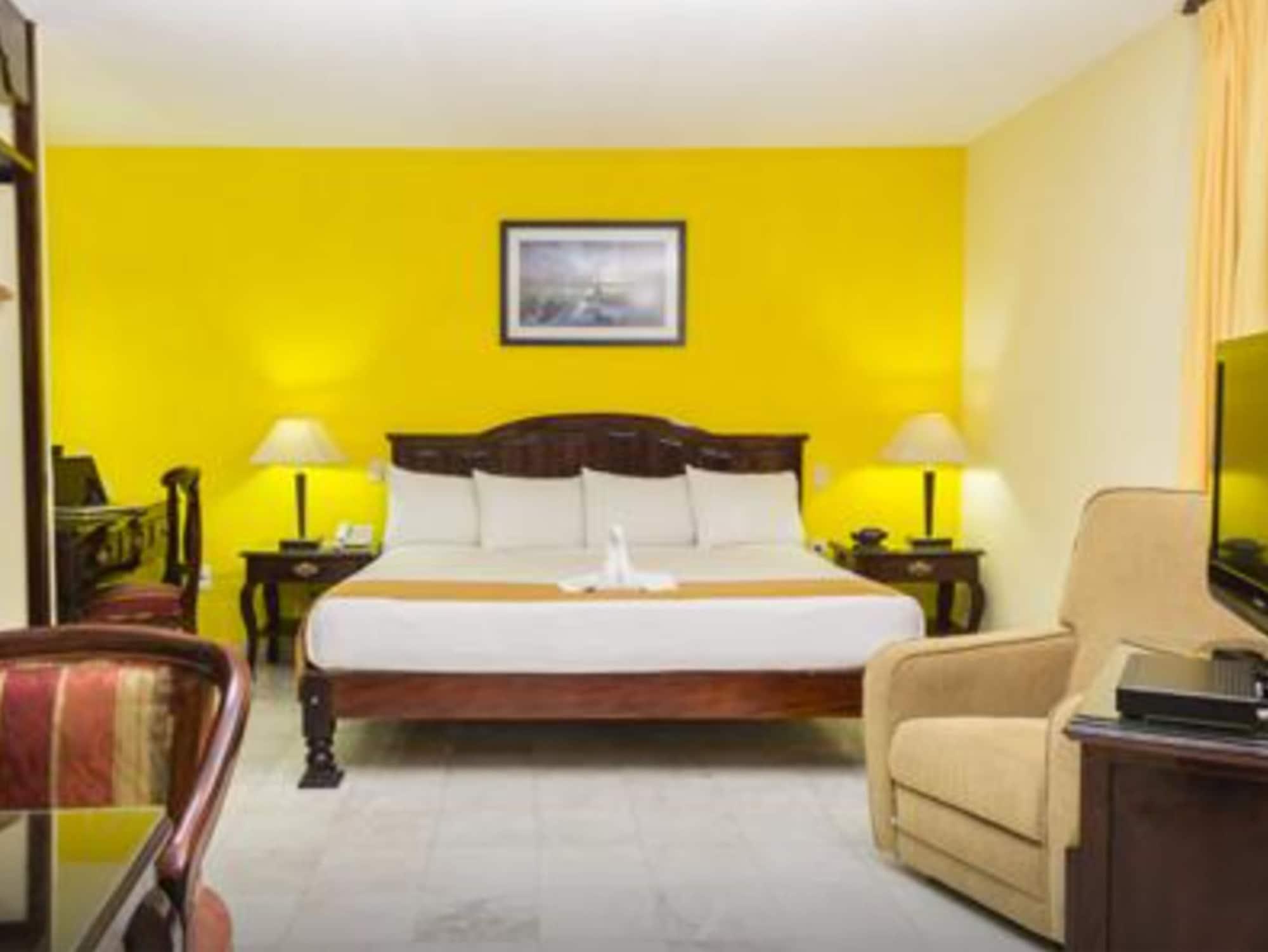 Hotel Madan Cardenas ภายนอก รูปภาพ