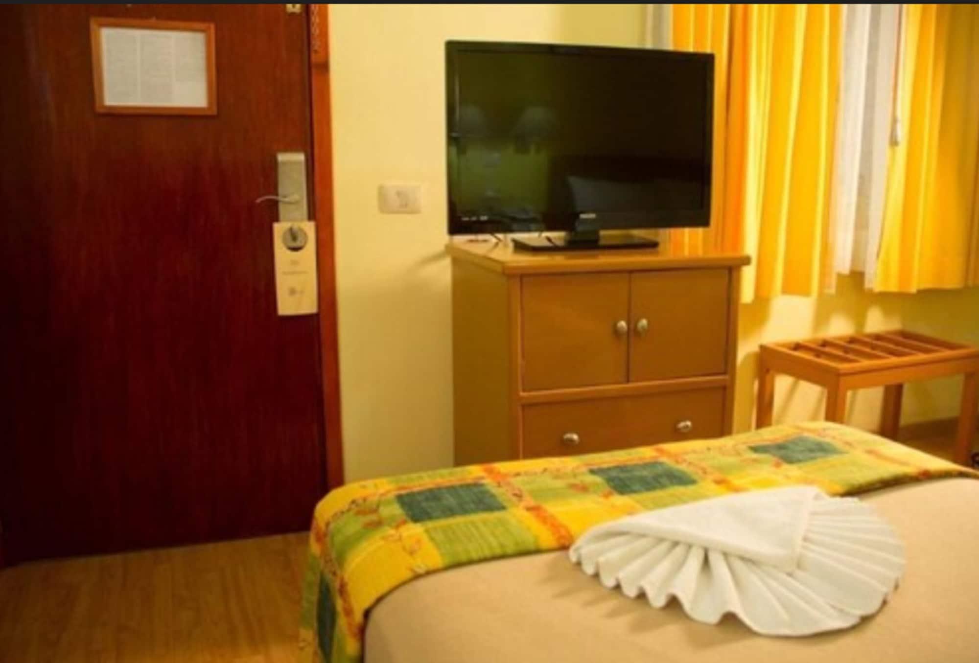 Hotel Madan Cardenas ภายนอก รูปภาพ