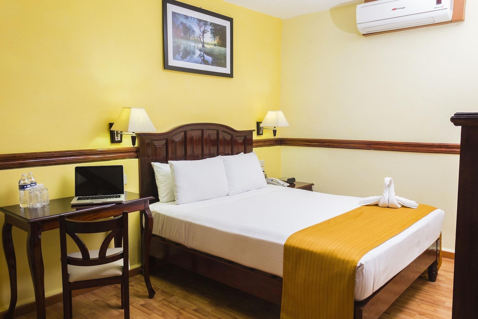 Hotel Madan Cardenas ภายนอก รูปภาพ