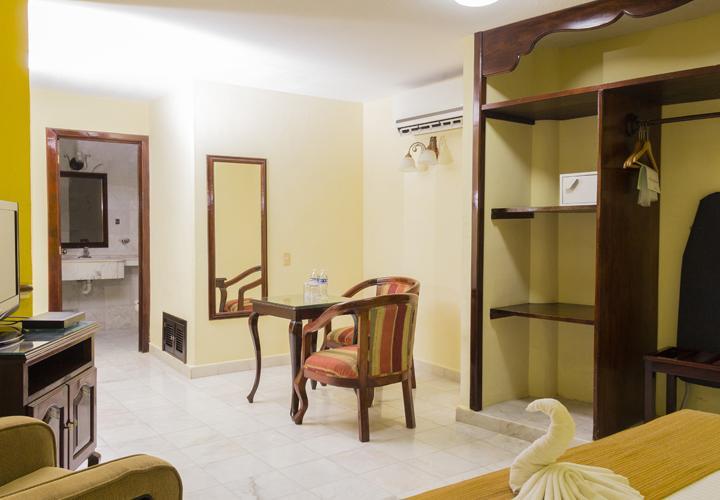 Hotel Madan Cardenas ภายนอก รูปภาพ